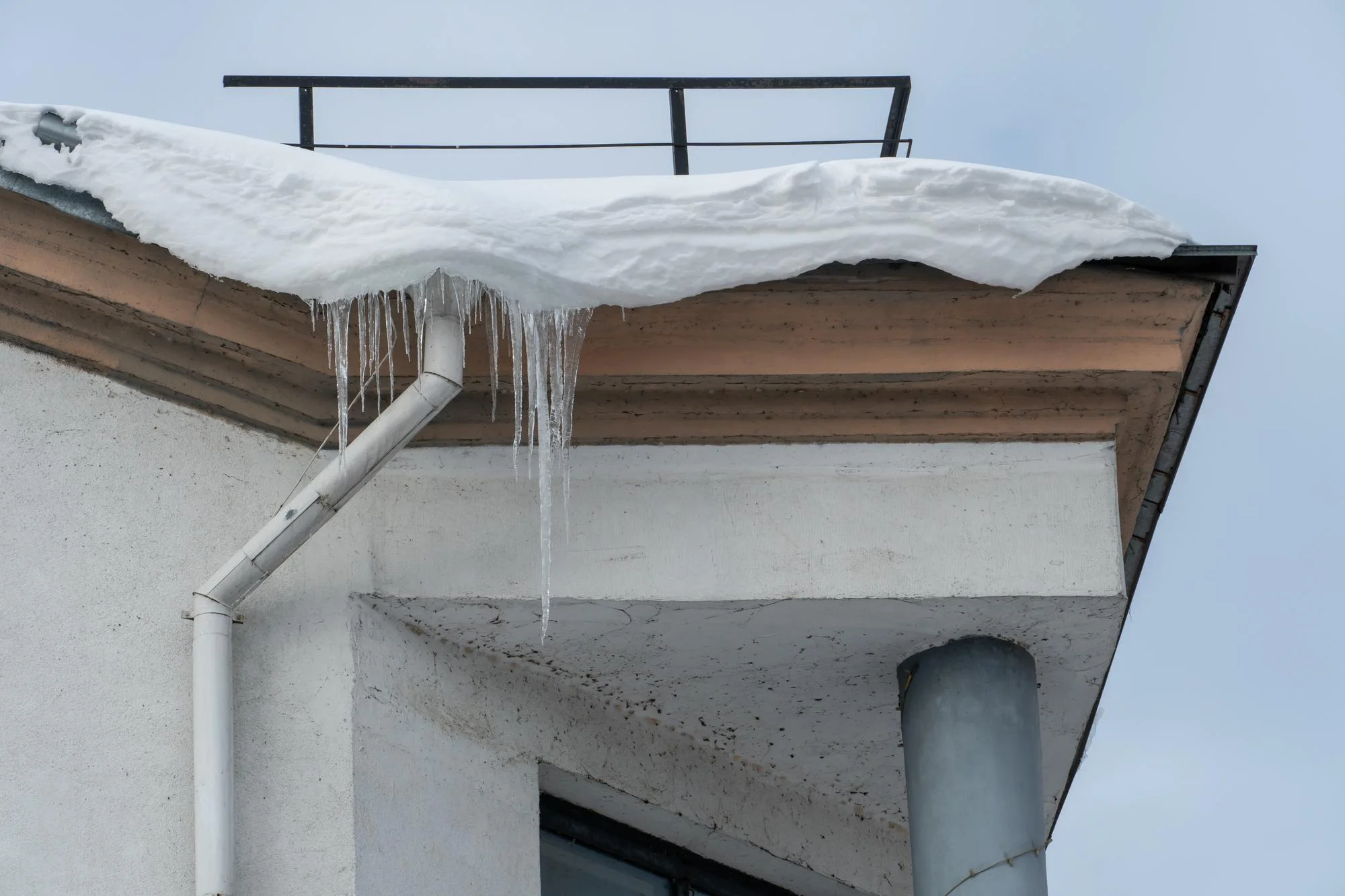 ice dams on roofs